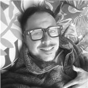 Profesor de Educación física ofrece clases de entrenamiento funcional